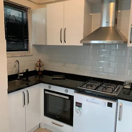 Konforlu Tatil Evi Sky In Kartepe Near Sapanca Сasa de vacaciones *
